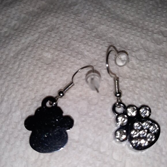 Paw Print Cat Dog Crystal Rhinestones Silver Paw Pendant Necklace NEW - Picture 11 of 16